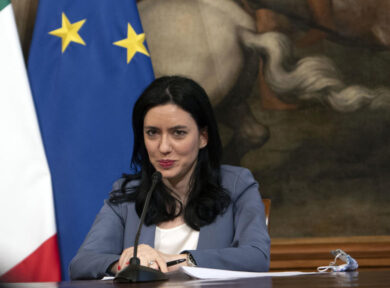 Azzolina: “In legge di bilancio ci sono altri 30 mln per alunni disabili”