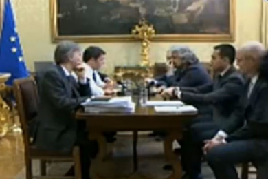 Quando 7 anni fa Grillo disse a Renzi: “Rappresenti banche e poteri forti”