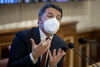 “Entro fine settimana governo capace”. Renzi non scioglie l’enigma su Conte