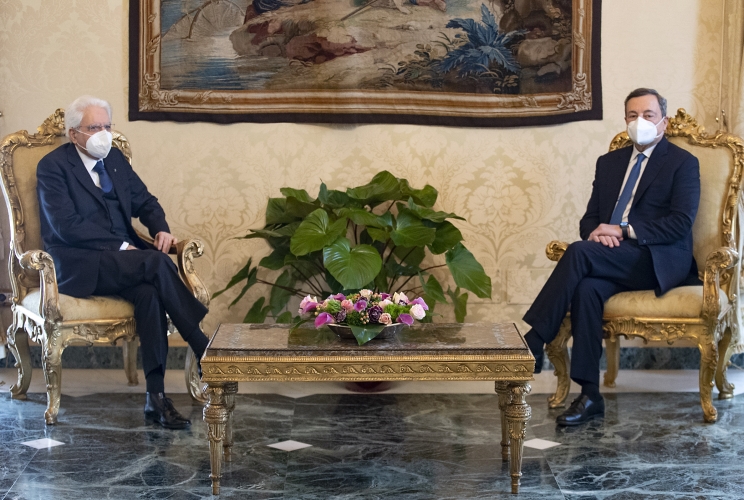 Governo, Draghi accetta con riserva: “Ai partiti chiedo unità. 4 le priorità” Governo, Draghi accetta con riserva: “Ai partiti chiedo unità. 4 le priorità”