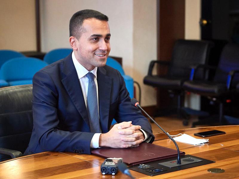 I ricchi pranzi di Di Maio. Alla Farnesina con D’Alema, “un caffè” da 300 euro I ricchi pranzi di Di Maio. Alla Farnesina con D’Alema, “un caffè” da 300 euro