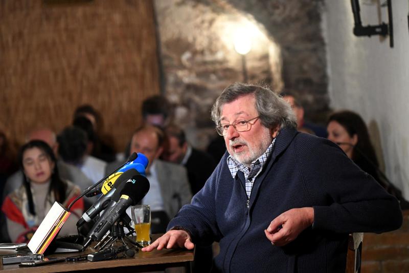 Guccini, Un altro giorno è andato: un libro di viaggio in immagini e musica