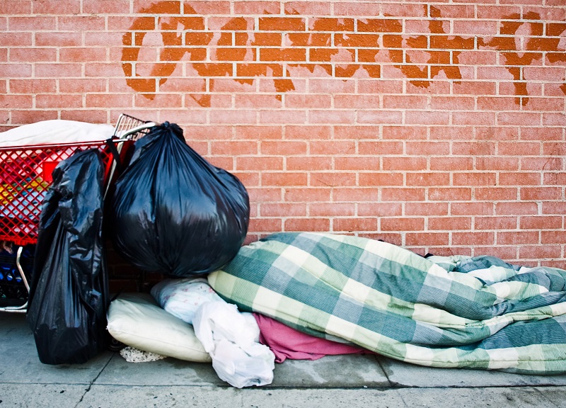 Muore da clochard a Milano, ma aveva 100mila euro sul conto in banca Muore da clochard a Milano, ma aveva 100mila euro sul conto in banca