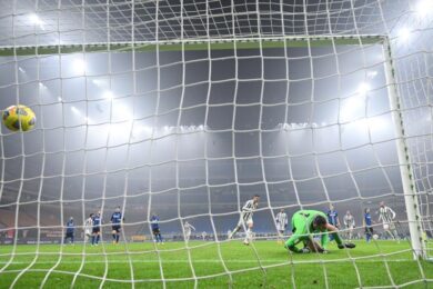 Calvarese spiega il rigore di Inter-Juventus su Cuadrado. Ma la moviola…