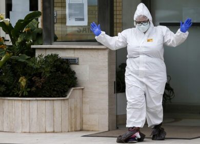 Virus Roma, nuova salita dei casi. In calo i decessi e le terapie intensive