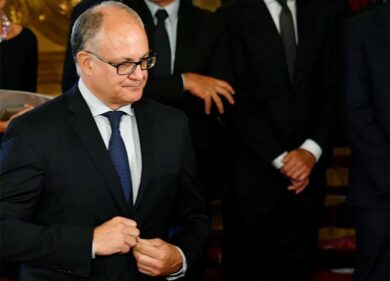 Zingaretti e Bettini scelgono Gualtieri: sarà lui l’uomo Pd alle Comunali Roma