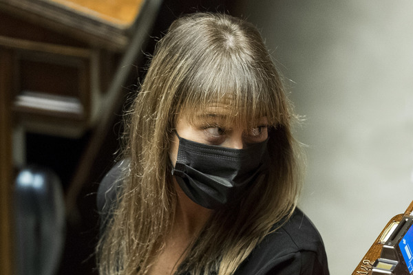 Maria Elena Boschi, tubino nero e tacchi alti… ovviamente total black. FOTO Maria Elena Boschi, tubino nero e tacchi alti… ovviamente total black. FOTO