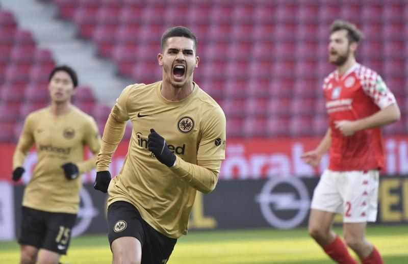 André Silva segna più di Haaland: l’ex Milan è esploso in Bundesliga André Silva segna più di Haaland: l’ex Milan è esploso in Bundesliga