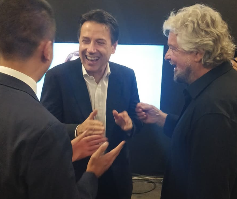 M5s, l’asse Conte-Di Maio pro Draghi. Telefonata di 2 ore tra ex Bce e Grillo M5s, l’asse Conte-Di Maio pro Draghi. Telefonata di 2 ore tra ex Bce e Grillo