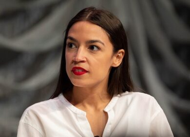 Lo strano caso Ocasio-Cortez e i pericoli dell’intreccio populismo-finanza