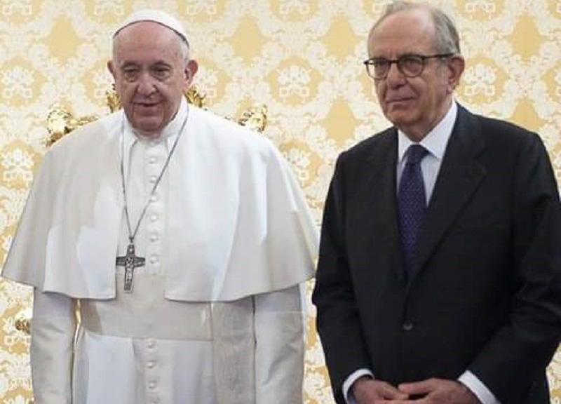 Galleria foto 'UniCredit-Montepaschi, Padoan sbotta: “Io estraneo a pressioni politiche”' - foto 1