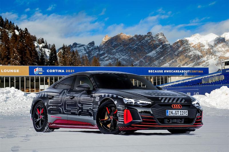 Mondiali di sci Cortina 2021: debutta la Audi RS e-tron GT prototipo Mondiali di sci Cortina 2021: debutta la Audi RS e-tron GT prototipo