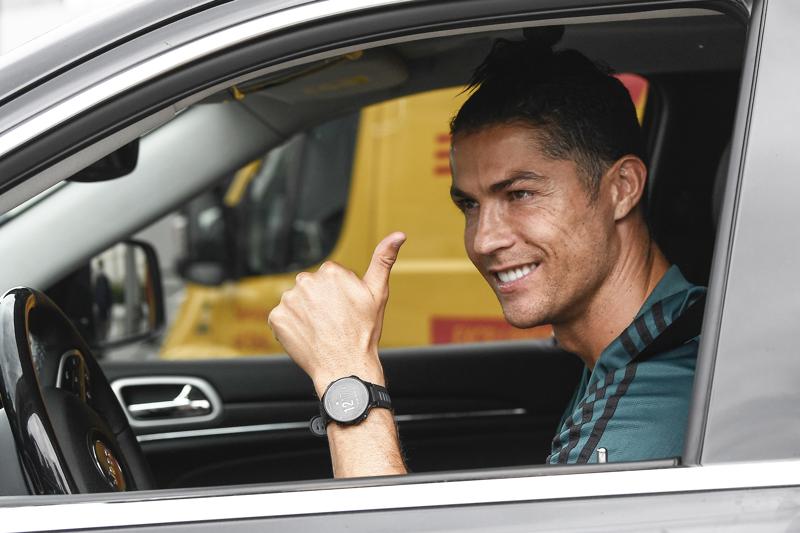 Ronaldo compie 36 anni, gli auguri della Juve e i gol più belli. VIDEO Ronaldo compie 36 anni, gli auguri della Juve e i gol più belli. VIDEO