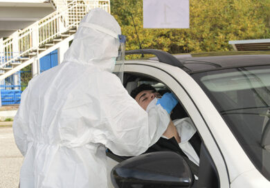 Covid, contagi in aumento: 14.218 nuovi casi, 377 morti, tasso positività 5,2%