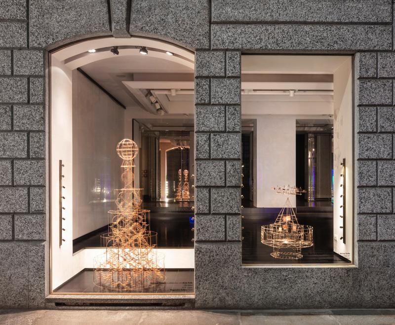 Viavài, la mostra diffusa in via della Spiga a Milano Viavài, la mostra diffusa in via della Spiga a Milano