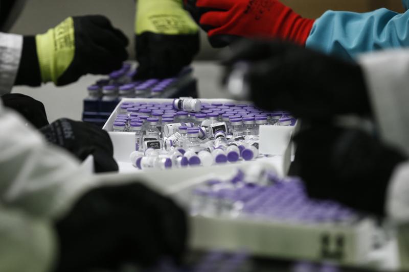 “Vaccino AstraZeneca? Quasi inutile. Su variante sudafricana efficacia al 10%” “Vaccino AstraZeneca? Quasi inutile. Su variante sudafricana efficacia al 10%”