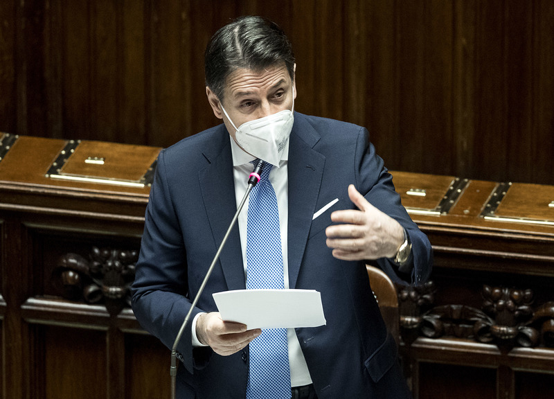Voto su Rousseau ancora in ballo. Assemblea M5S, applausi per Conte Voto su Rousseau ancora in ballo. Assemblea M5S, applausi per Conte