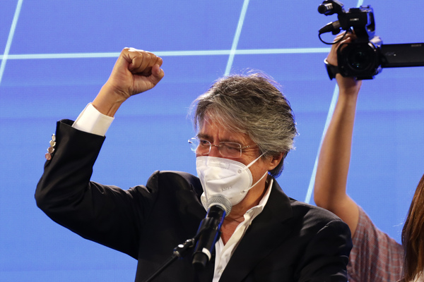 Elezioni Ecuador, Arauz al ballottaggio: pareggio tra gli altri sfidanti