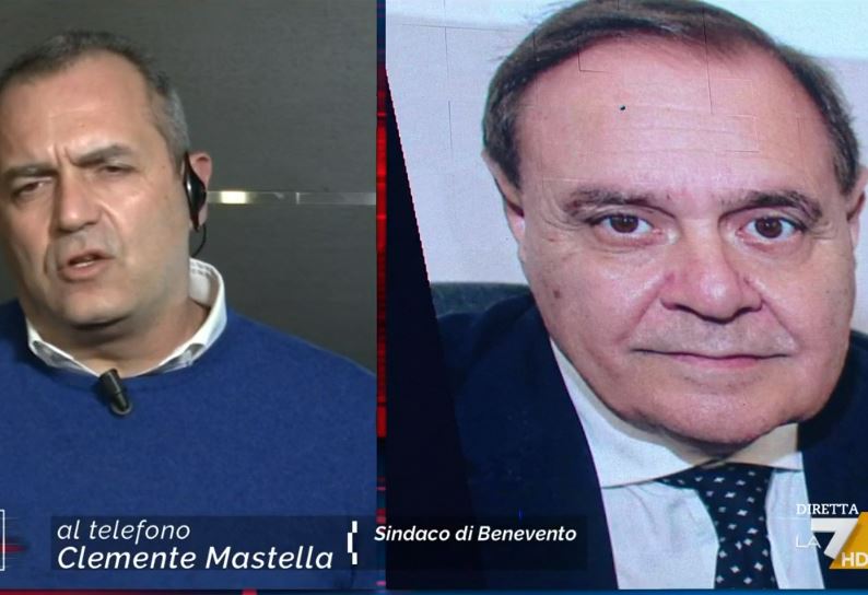 De Magistris-Mastella, scontro durissimo: “Bugiardo”, “Farabutto”. VIDEO De Magistris-Mastella, scontro durissimo: “Bugiardo”, “Farabutto”. VIDEO