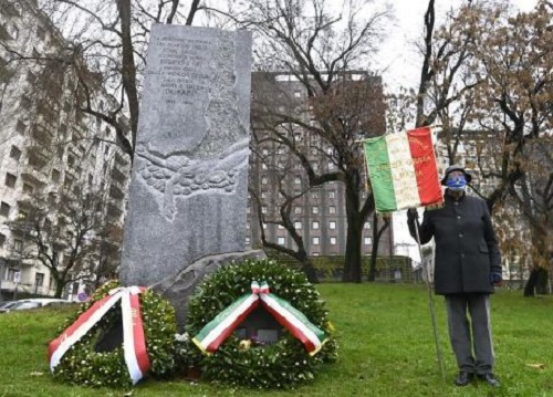 Giorno del ricordo, cerimonia a Milano al monumento ai martiri delle foibe Giorno del ricordo, cerimonia a Milano al monumento ai martiri delle foibe