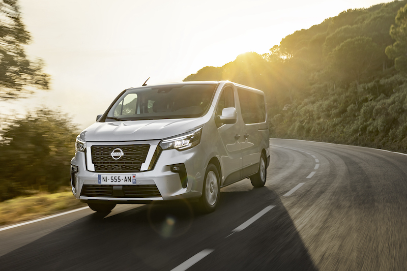 Nissan presenta la nuova versione di NV300 BUS