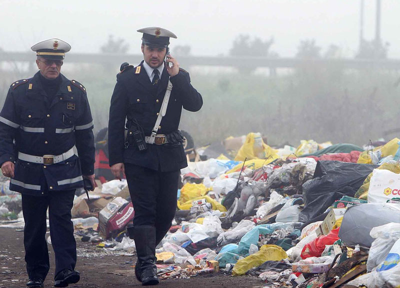 Castel Romano, la rabbia dei rom “confinati”. Volontari di S. Egidio aggrediti