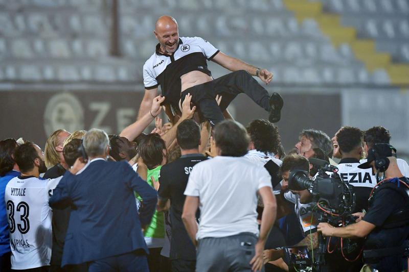 Calcio: lo Spezia è americano. Acquisito dalla famiglia Platek Calcio: lo Spezia è americano. Acquisito dalla famiglia Platek