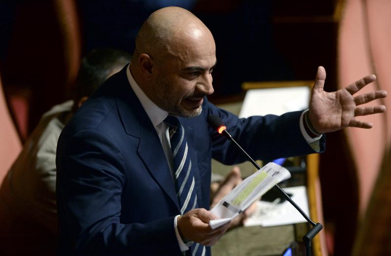 Paragone: “La transizione ecologica? E’ solo una grande ‘magnata’” Paragone: “La transizione ecologica? E’ solo una grande ‘magnata’”