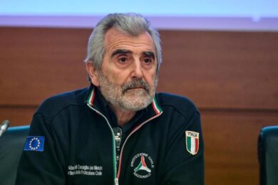 Cts,Miozzo: “Ristoranti aperti anche la sera?Solo se in piazza c’è l’Esercito”