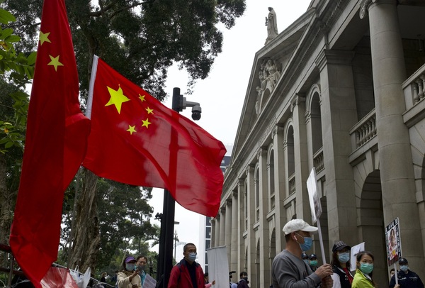 Hong Kong, allarme per la legge che potrebbe bloccare l’emigrazione Hong Kong, allarme per la legge che potrebbe bloccare l’emigrazione