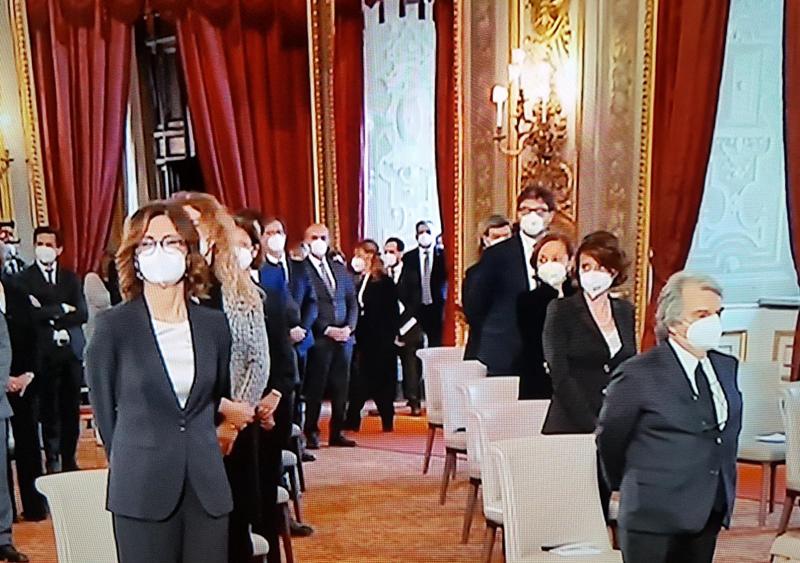 Draghi: “Mettere in sicurezza il Paese”. Giuramento e primo Cdm. Video-foto Draghi: “Mettere in sicurezza il Paese”. Giuramento e primo Cdm. Video-foto