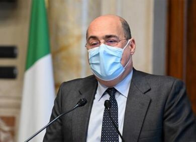 Draghi, Pasquino ad Affari:”Il M5S stia nel governo. Al lavoro con i Dem-Leu”