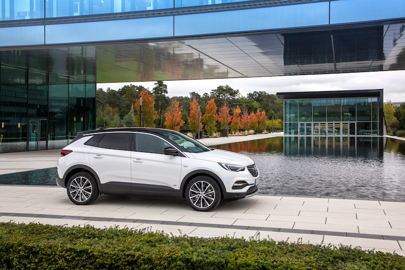 Opel Grandland X Plug-in-Hybrid debutta in TV con l’ambassador Mika Opel Grandland X Plug-in-Hybrid debutta in TV con l’ambassador Mika