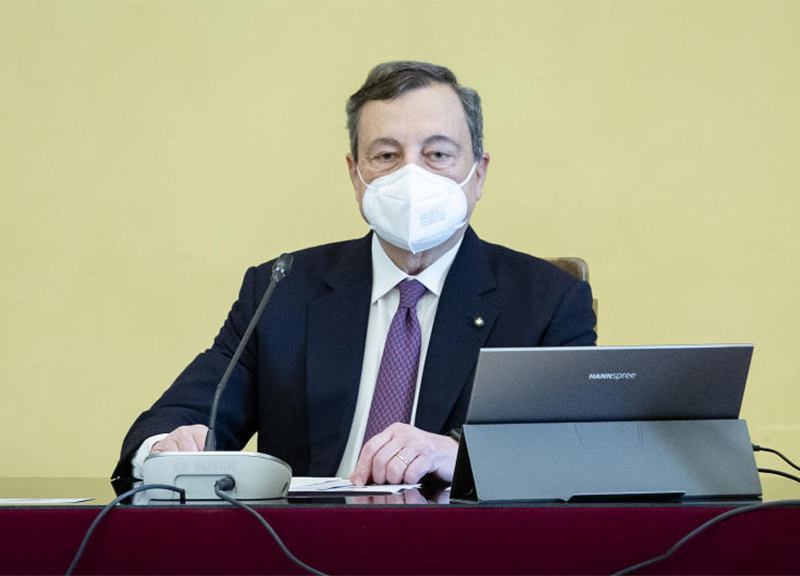 Sondaggi, governo Draghi colpo di scena: bocciato dagli italiani. Numeri choc Sondaggi, governo Draghi colpo di scena: bocciato dagli italiani. Numeri choc