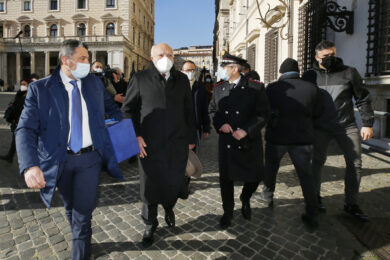 Ristorante aperto solo per lui. Giudice di Salvini viola le norme anti-Covid