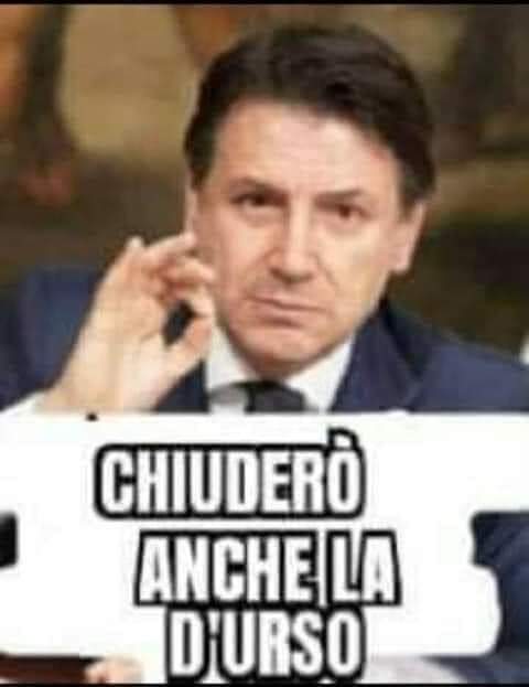 Coronavirus vissuto con ironia: vaccino trasforma i romanisti in laziali. Gallery Coronavirus vissuto con ironia: vaccino trasforma i romanisti in laziali. Gallery