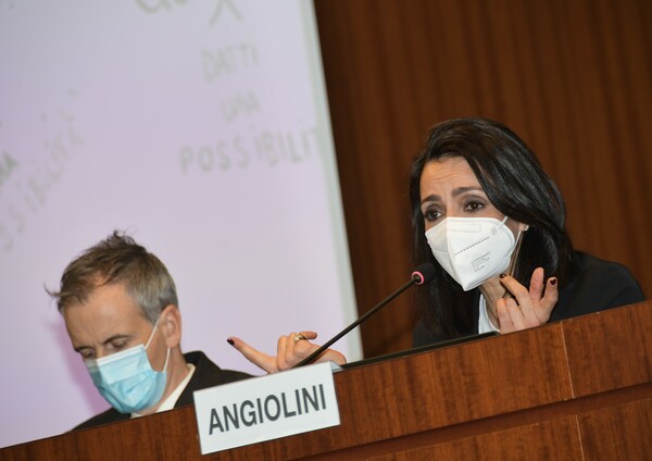 Ambra Angiolini testimonial per la Prevenzione e la cura dei disturbi della nutrizione e dell’alimentazione.