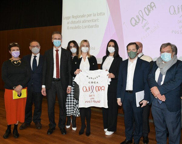 Ambra Angiolini testimonial per la Prevenzione e la cura dei disturbi della nutrizione e dell’alimentazione.