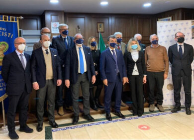 La Fondazione Farmacisti di Napoli al fianco dei sanitari nella lotta al Covid