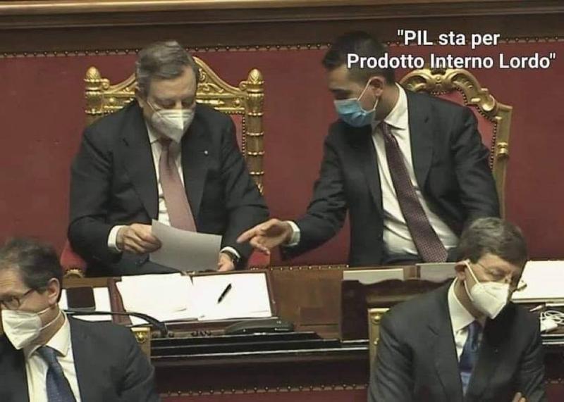 Di Maio suggeritore di economia all’ex Bce Draghi. Ironia web