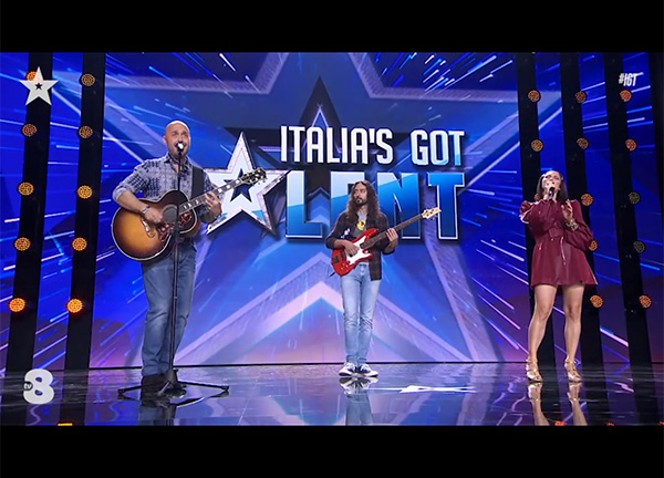 Italia’s Got Talent: Joe Bastianich alla chitarra duetta con.. Italia’s Got Talent: Joe Bastianich alla chitarra duetta con..