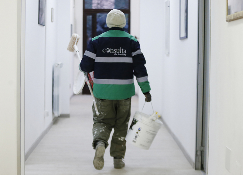 Coop indagata. Per gli immigrati topi, scarafaggi. Vestiti di marca per i capi Coop indagata. Per gli immigrati topi, scarafaggi. Vestiti di marca per i capi