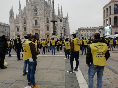 Covid, protesta settore Gioco Legale in Piazza Duomo: in zona gialla aprire Covid, protesta settore Gioco Legale in Piazza Duomo: in zona gialla aprire