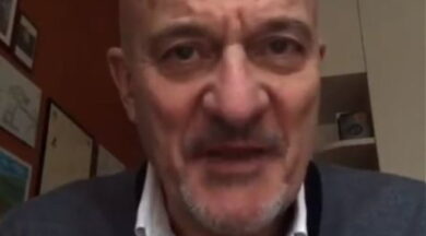 Claudio Bisio positivo al Covid: “Sto bene, sto lottando”. Video