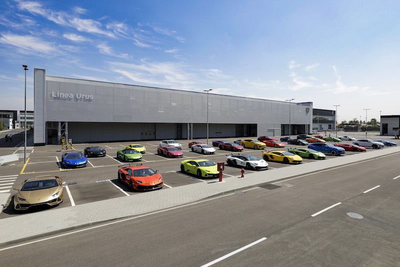 Lamborghini firma un accordo per l’alternanza generazionale