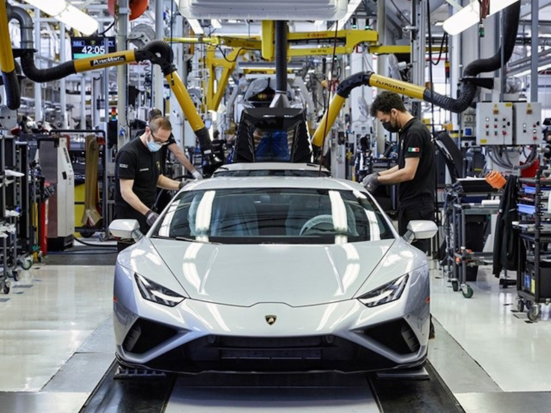 Lamborghini firma un accordo per l’alternanza generazionale