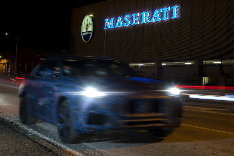 Maserati Grecale: avvistato davanti alla sede di Modena