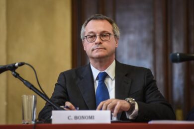 Vaccino, Bonomi: “Pronti ad aprire fabbriche per le immunizzazioni”
