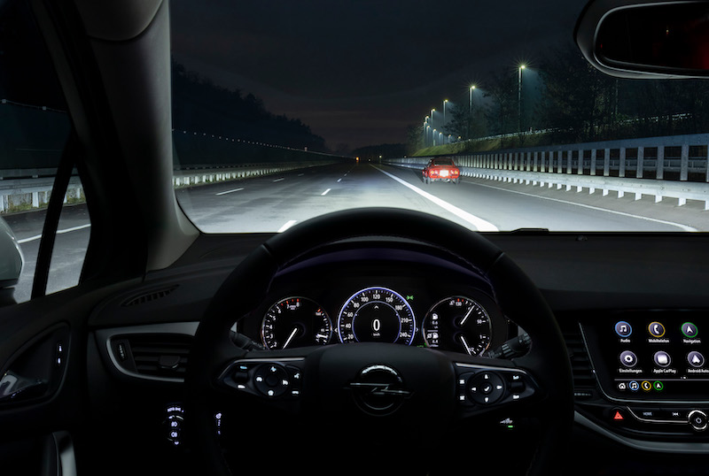 Opel Intellilux LED: illuminare senza abbagliare