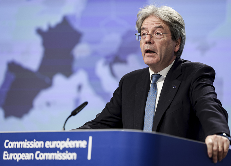 Ue, Gentiloni affossa i governi Conte. “Con Draghi Italia più forte in Europa” Ue, Gentiloni affossa i governi Conte. “Con Draghi Italia più forte in Europa”